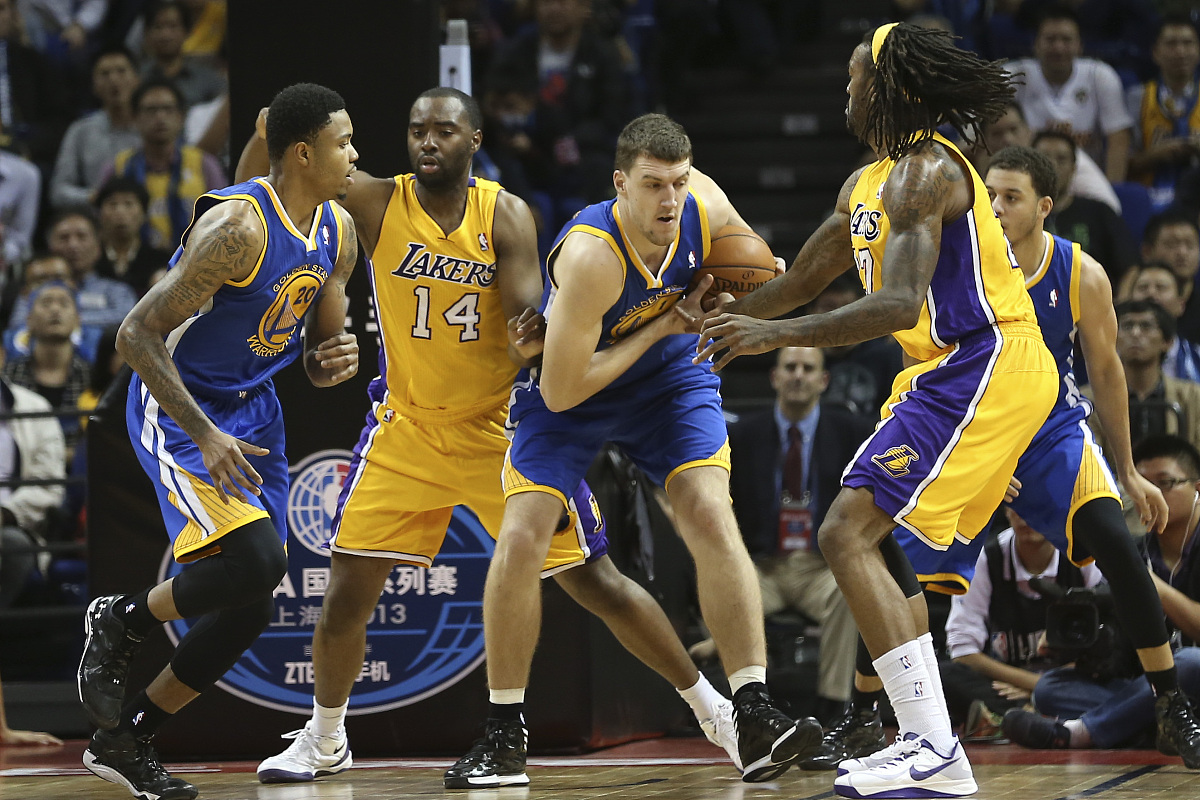 孟菲斯灰熊发布备战花絮,今晨绝杀压哨,全明星赛任务艰巨,控场能力受关注(压哨绝杀视频) 孟菲斯灰熊发布备战花絮,今晨绝杀压哨,全明星赛任务艰巨,控场能力受关注(压哨绝杀视频)