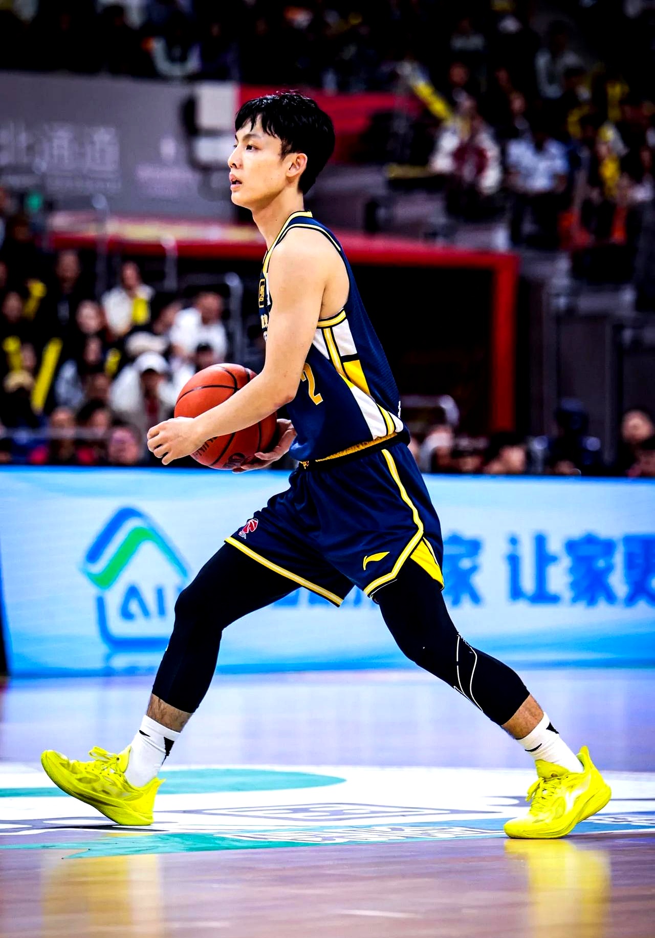 今晨广厦男篮备战欧篮联；战术微调细节曝光；管理层满意；临场指挥获称赞的简单介绍