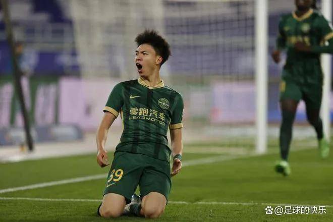 包含社区盾倒计时;圣安东尼奥马刺清晨豪取连胜;细节引发关注;球迷炸锅;高层口径保持一致的词条 包含社区盾倒计时;圣安东尼奥马刺清晨豪取连胜;细节引发关注;球迷炸锅;高层口径保持一致的词条